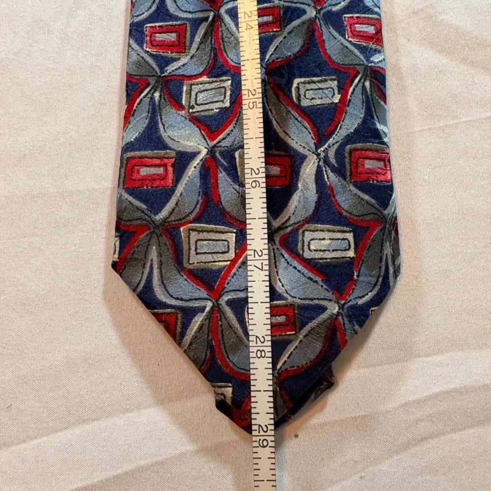 Oleg Cassini Silk Necktie Mens Navy Red Silver Geometric Abstract Made in Italy - Picture 5 of 6